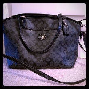 Coach Leather Shoulder Purse Excellent Condition!!